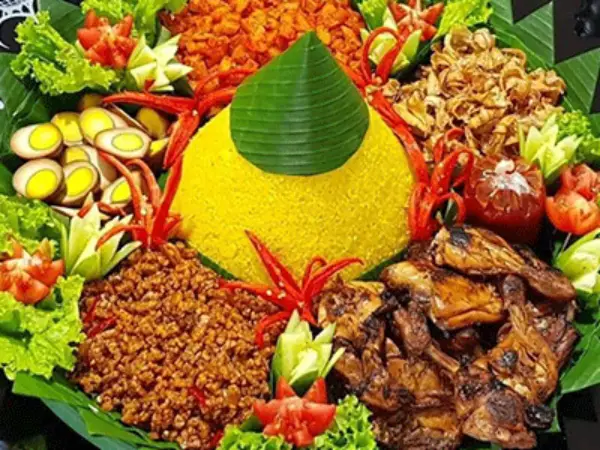 Nasi Tumpeng